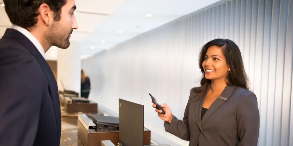 Amerizon's tweet photo. A VIP guest arrives early at the hotel and now #housekeeping must quickly prepare the room. How does guest services relay the request? See how @MotoSolutions connects staff with the push of a button: https://t.co/Hxo1RQiCiM #Hospitality https://t.co/DmmADRVJHT