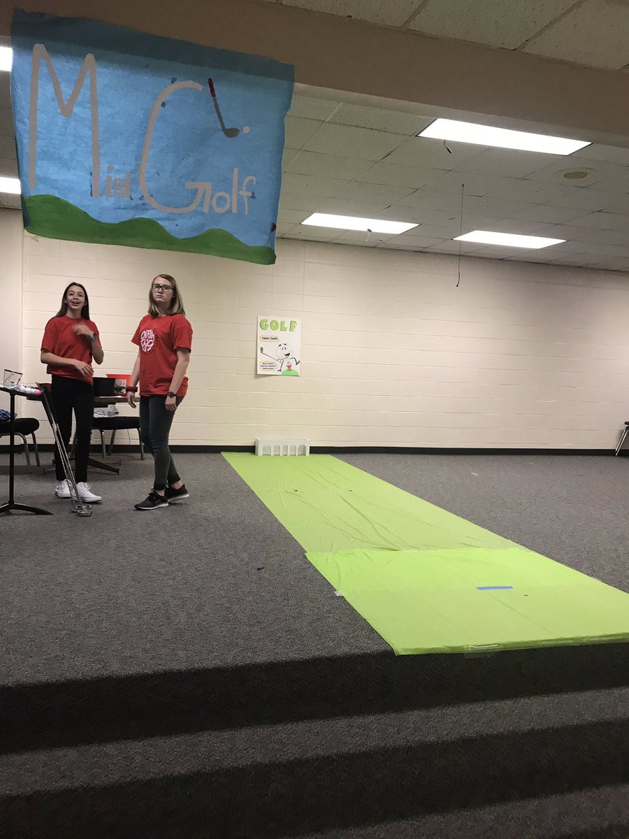 KareeKelly1's tweet photo. Strackfest is under way! Lots of fun in the cafeteria in the carnival! #STRACKCHAMPS https://t.co/DD8y7QkBMY