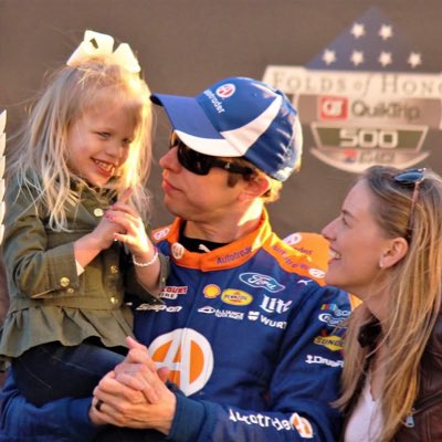 keselowski's tweet photo. #NewProfilePic https://t.co/jlhX7W4EmD