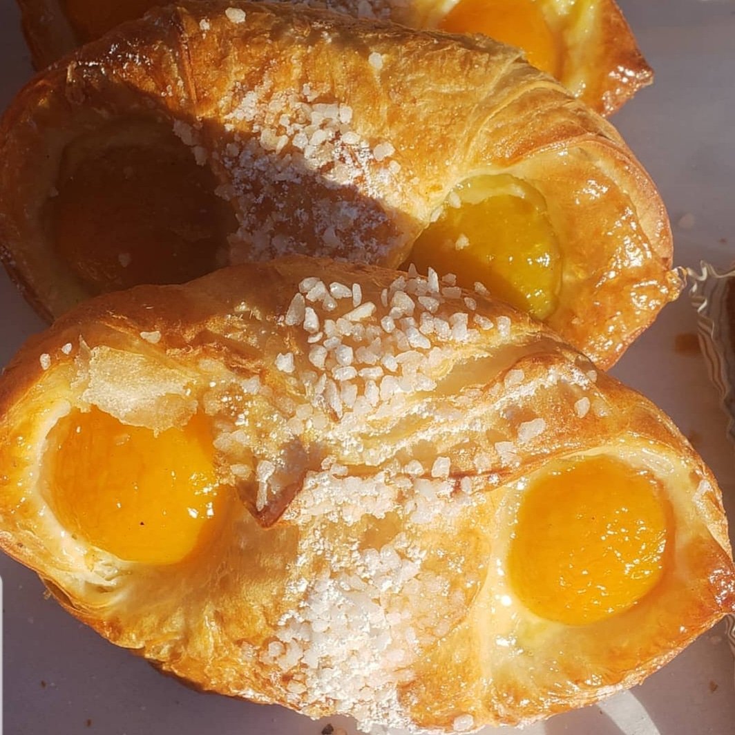 FROGS_BAKERY's tweet photo. See you tonight at Surf City Huntington Beach Farmers Market on Tonight! #farmersmarket #frogsbakery #bakery #frenchbakery #pastries #bread #rustic #wiseburn #torrance #gardena #lawndale #southbay #irvine #rivieravillage #santamonica #studiocity #calabasas #marvista #brentwood https://t.co/hpXEBUY5rX