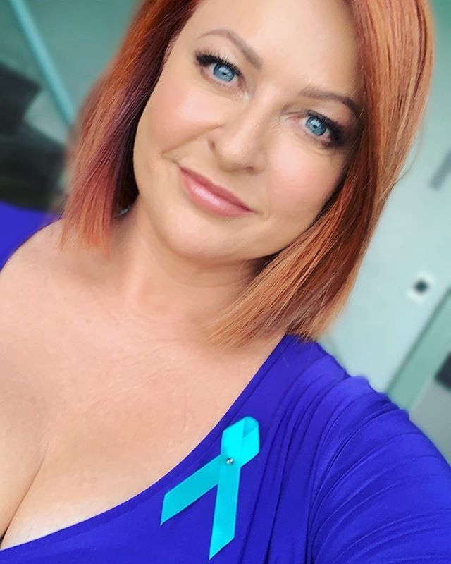 ShellyHorton1's tweet photo. I’m accused of ovary-acting often but today it is to raise awareness of ovarian cancer. Three women die from ovarian cancer every day so please learn the symptoms and speak to your doctor. #OCAM2019 #TealRibbonDay2019 #itstimeforovaryaction @ovariancance… https://t.co/SJ5UKN0aqy https://t.co/sT2UcHlsjA