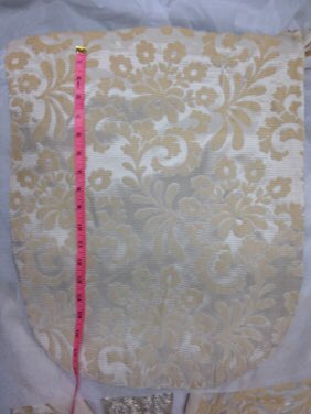 AlexandraKKim's tweet photo. To mark the centenary of the wedding the @ppcli regimental museum in Calgary has put #PrincessPatricia’s wedding dress and train on display for a month. #PrincessPatricia #RoyalRomance #WestminsterWedding #DressOnDisplay https://t.co/eW4gyWSvGM