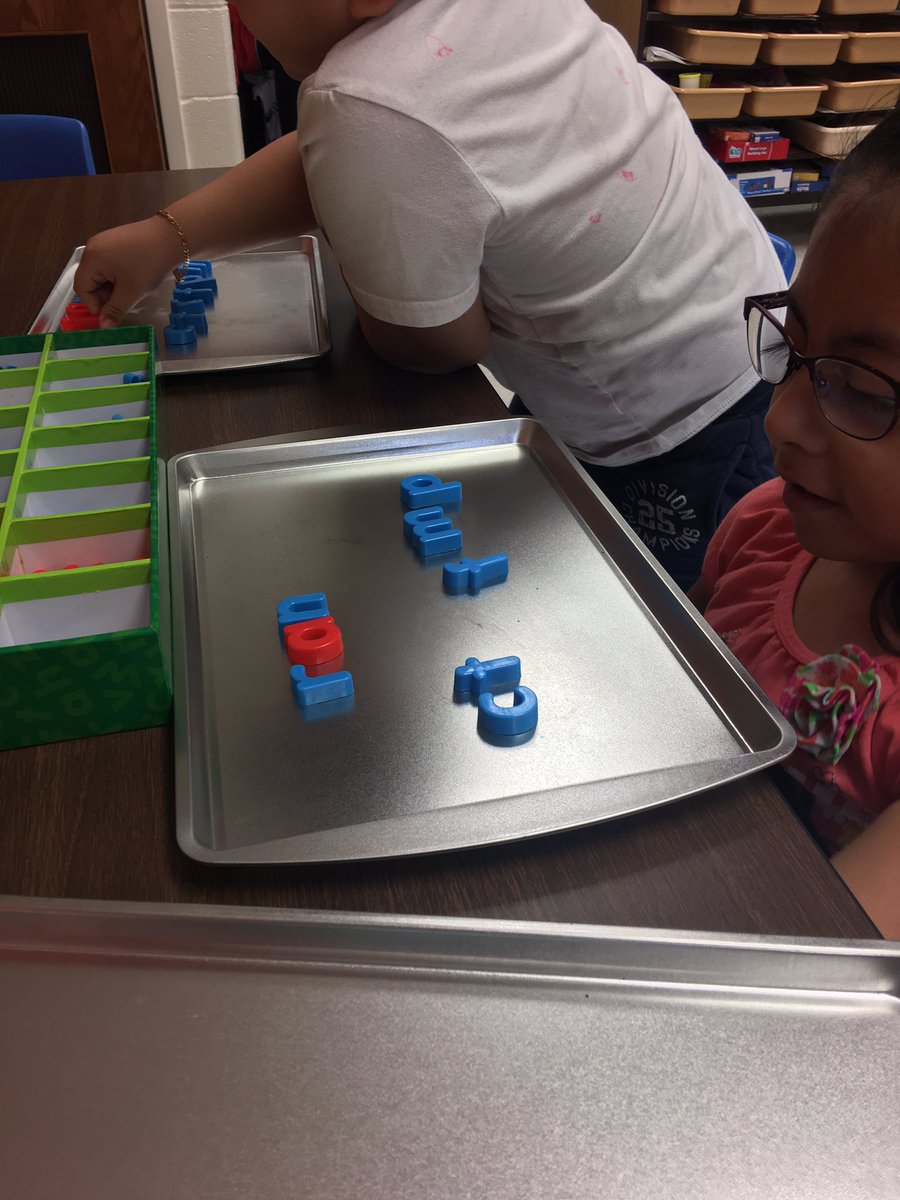 Mrs_Neal_ELL's tweet photo. I am so prud of my EL Kinders, they building words and reading them!! @JenniferConn08 #HornetsDeserveIt19 @SullyES_LCPS https://t.co/I9pZBAvRDy