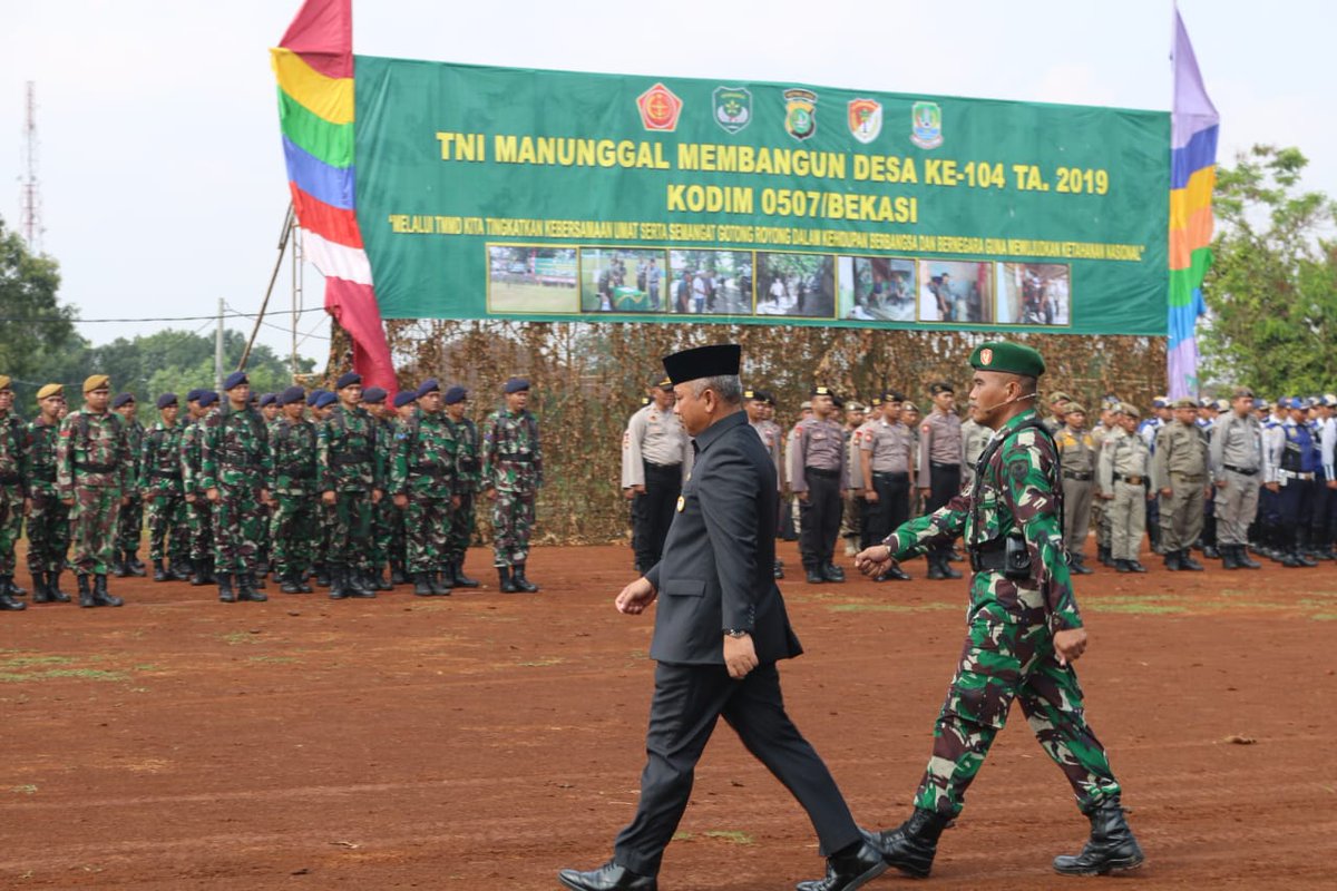 Rahmat_Effendi_'s tweet photo. Menjadi Inspektur Upacara Pembukaan TMMD ke-104 Tahun 2019 KODIM/0507 Kota Bekasi. (26/02) https://t.co/LJYHAPd0bO