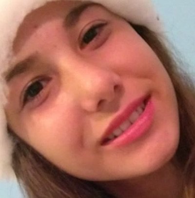Abril tiene 16 años, es de Quilmes, lleva 3 semanas desaparecida. 
Por favor se ruega difundir su imagen, y si la ven avisar a la policía ☎ 911