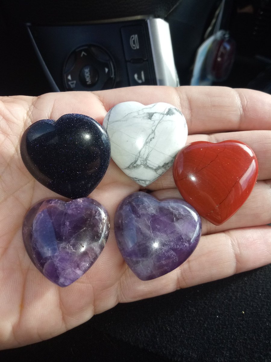 JosieReiki's tweet photo. I'm obsessed!
#stones #Heartstone #amethyst #redjasper #moonstone #bluesandstone #reiki #reikihealing #energy https://t.co/2CBa8LJxOJ