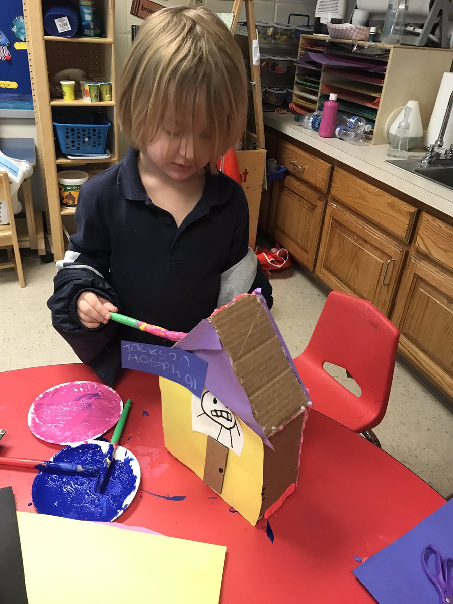 CJamesTEACH's tweet photo. We have been busy over here creating! The question of this week has been, what would you like to be when you grow up? Where would you work? From this prompt the kids have been creating their dream jobs workplace for our “Cool Town” community. #wbrproud #prek #community #STEM https://t.co/Y3uIK9bqRF