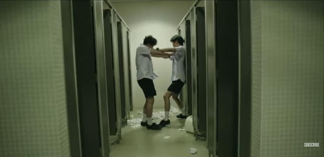 15. The Gifted (2018 - Drama)Ini juga drama bagus storynya. Walaupun fantasy, tapi konflik2 sekolah tuh masih di masukin. Cerita ttg sekolah yang membagikan kelas sesuai kemampuan. Dan yg paling tinggi itu kelas Gifted (pemberian). Bukan krn pinter, krn mereka punya kekuatan.