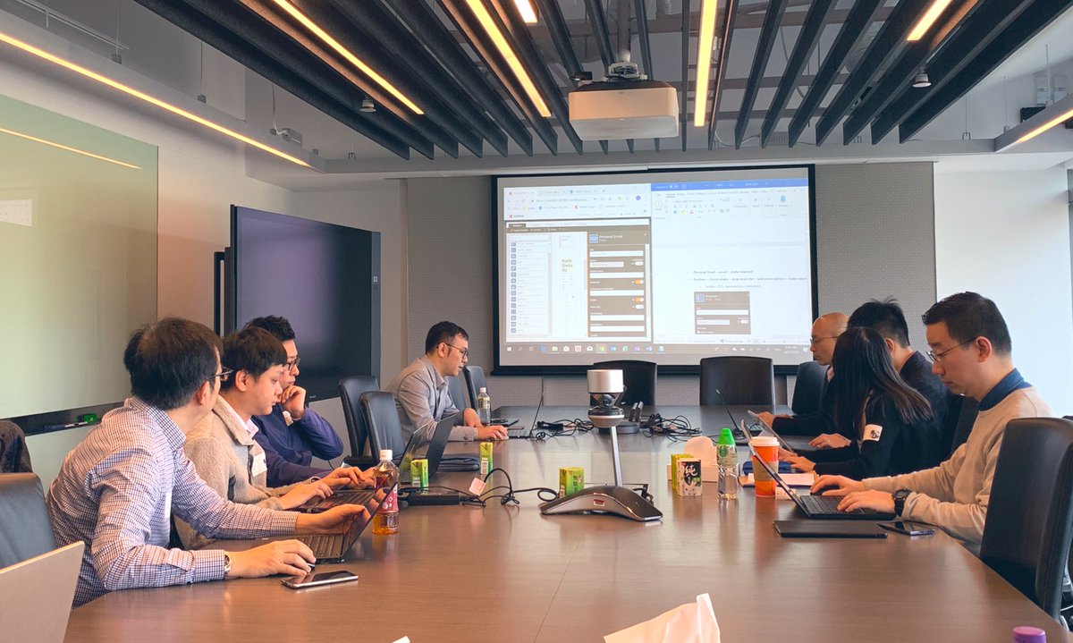 ETnintex's tweet photo. Great turnout for our #solutioninaday #workshop at @Microsoft #HongKong today! Attendees getting hands-on experience with the @Nintex platform to manage, automate & optimise business processes. https://t.co/VPVriv16qv