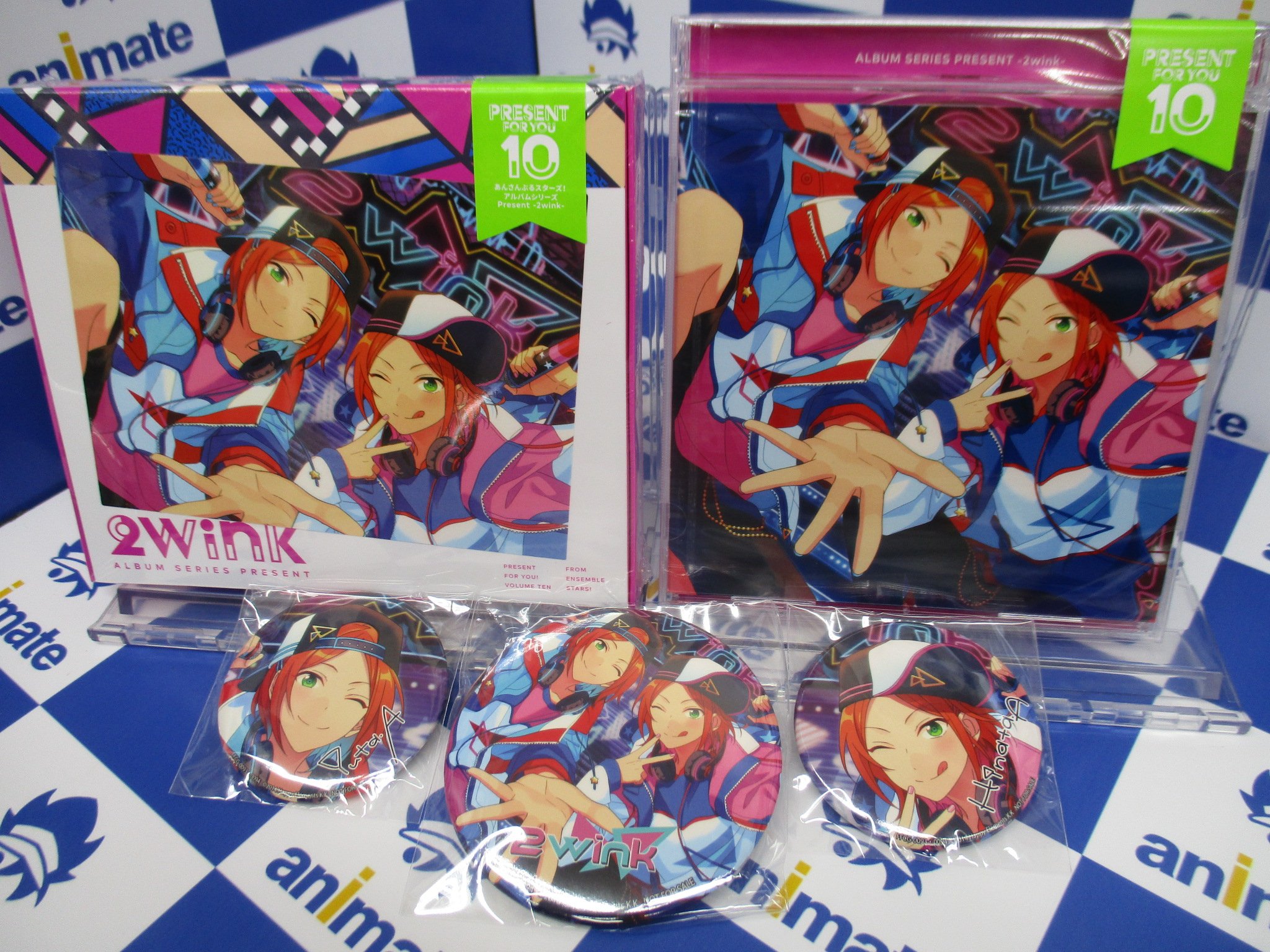 アニメイト池袋本店 7f商品情報 あんさんぶるスターズ アルバムシリーズ第10弾 2wink 本日発売 アニメイト特典には 丸型缶バッジ2個 ｼﾞｬｹｯﾄ絵柄 ｷｬﾗ絵柄 付き ぜひお買い求め下さいアニ あんスタ T Co N1xgpiaraw Twitter