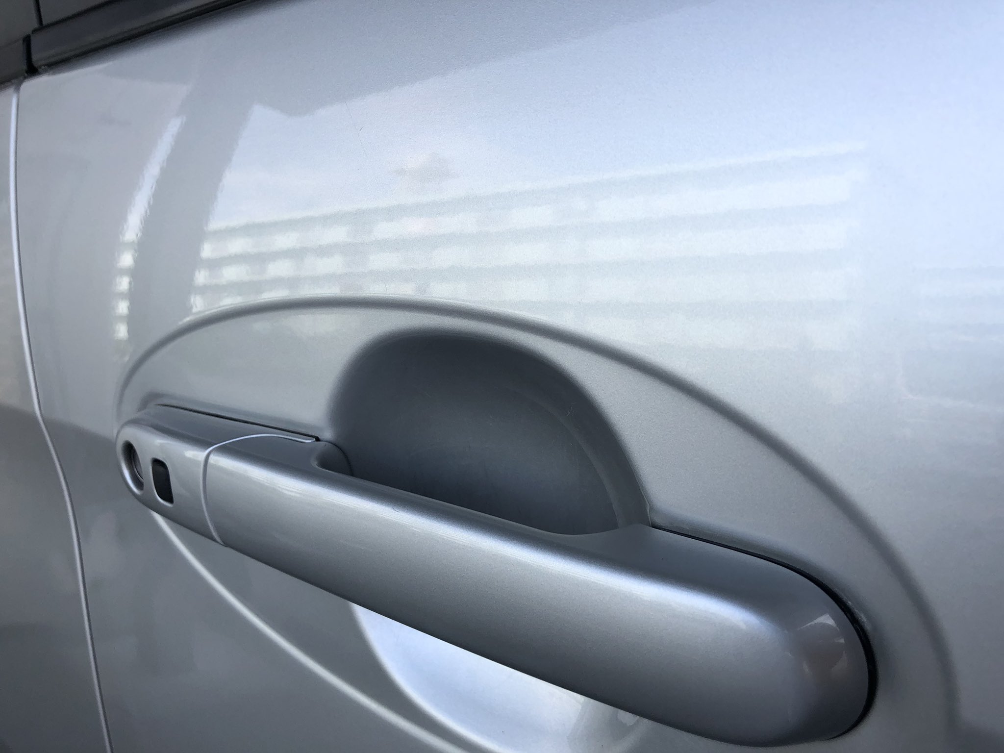 ネクサスレンタカー株式会社 公式 Auf Twitter 車のドアノブ周りは傷が多くなりがちなので液体コンパウンドでキズ消ししました 写真でbefore After載せますが小傷見えるかな 自動車 リペア コンパウンド キズ T Co Orqpjr95n6 Twitter