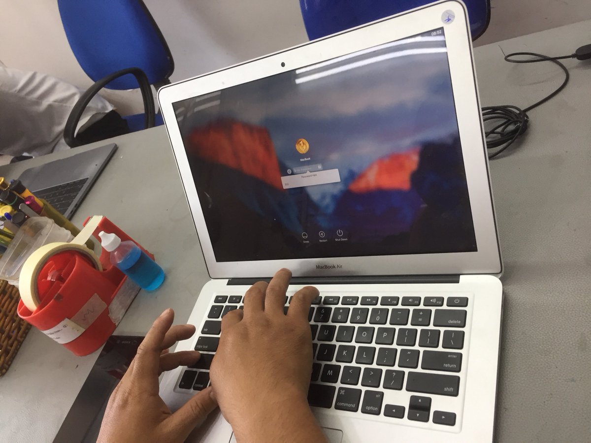 NguynTn51210977's tweet photo. [ Lại thêm #lỗi_chạm_phím trên Macbook Air 13 inch 2015 ]
Khi gặp phải trường hợp này thì khó tránh khỏi phải #thay_bàn_phím_Macbook mới nhé...
#nguyentin #chuyensuamacbook #repairmacbook #hcm #tphcm #vietnam 
Tham khảo thêm tại: https://t.co/fbIT4MUs1q https://t.co/koE5tSHXLk