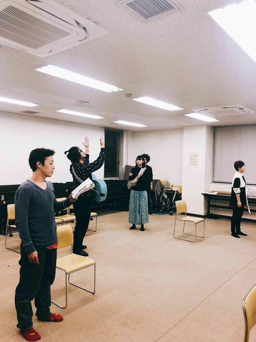 MasaBunnys's tweet photo. 恐ろしい夢を見ました！
僕の拙いギターを見兼ねた人が代役として川谷絵音さんを連れてきました。みんな喜びました…
交代させられないように今日の��古もギターをかき鳴らしてきます！
注:川谷絵音さんは出ませんが皆さん見に来てください！
https://t.co/G5hgTGD3LS

#歪な球体における夢の再生 https://t.co/7X0Ffcbfiq