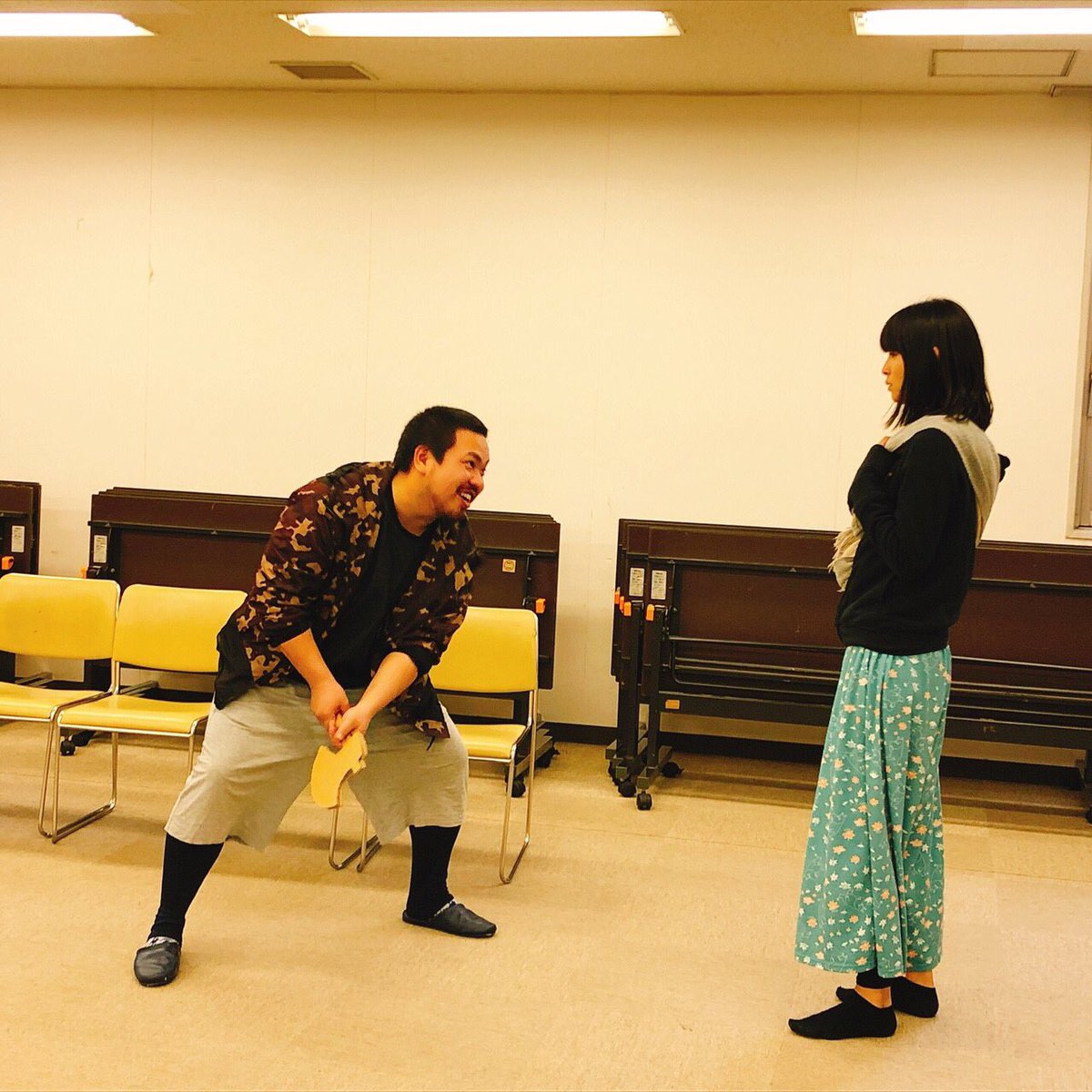 MasaBunnys's tweet photo. 恐ろしい夢を見ました！
僕の拙いギターを見兼ねた人が代役として川谷絵音さんを連れてきました。みんな喜びました…
交代させられないように今日の��古もギターをかき鳴らしてきます！
注:川谷絵音さんは出ませんが皆さん見に来てください！
https://t.co/G5hgTGD3LS

#歪な球体における夢の再生 https://t.co/7X0Ffcbfiq