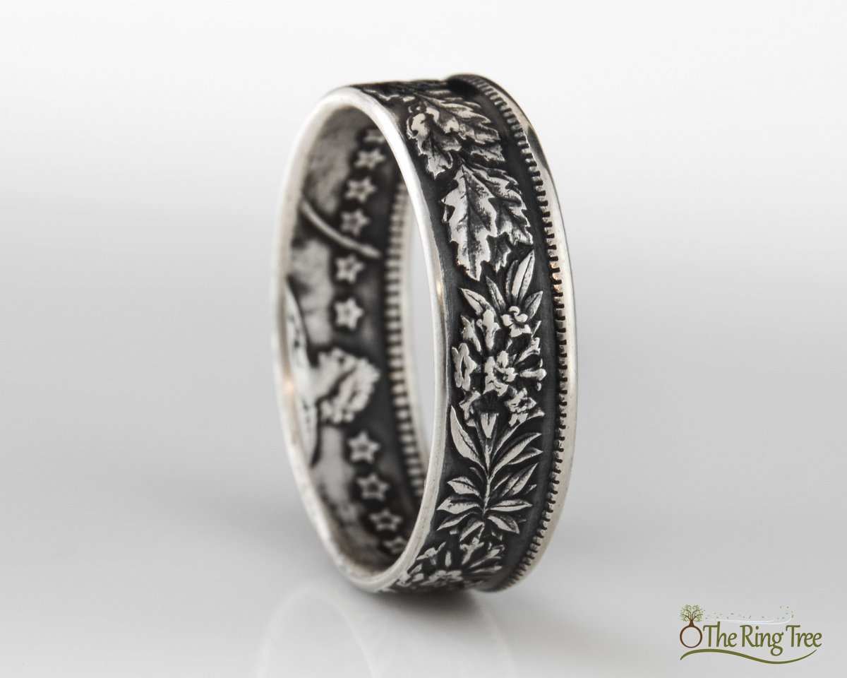 TheRingTree's tweet photo. The Swiss Franc is one of our most popular coin rings! The outside of the band is wrapped in an oak and alpine rose wreath that is tied together by a small ribbon.
#TheRingTree #CoinRing #Swiss #Switzerland #Silver #Etsy https://t.co/GyzzFbNX8C