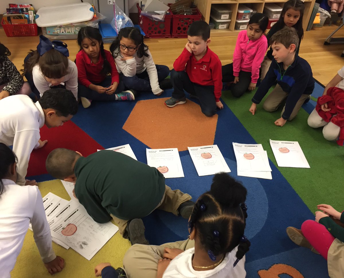 mrsclark1225's tweet image. Students solve multi-step math problems in various ways. We explain our strategies and revise our work when needed. We learn best from each other! 💪🏽🌟🙌🏼 #SPSmind