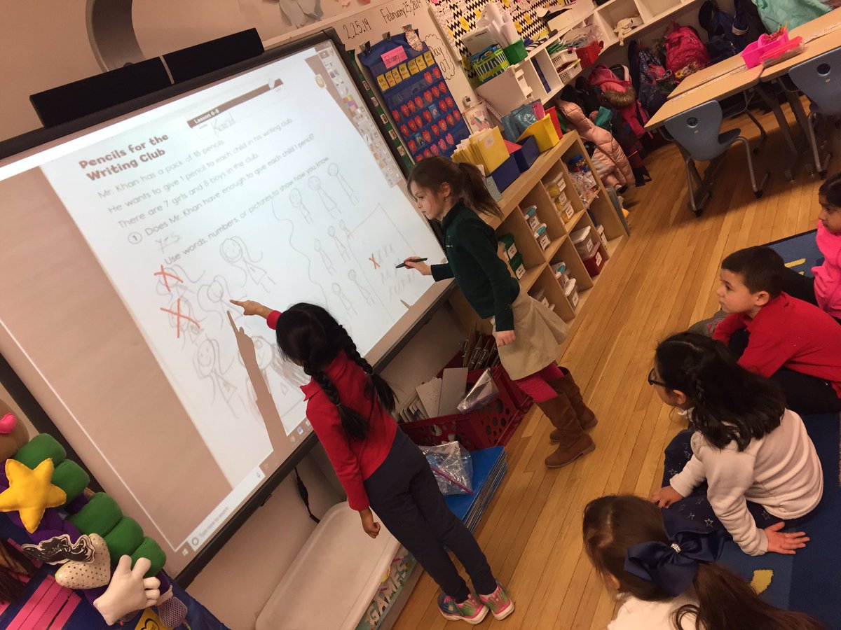 mrsclark1225's tweet image. Students solve multi-step math problems in various ways. We explain our strategies and revise our work when needed. We learn best from each other! 💪🏽🌟🙌🏼 #SPSmind