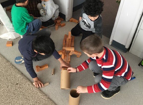 LFee17's tweet image. K&apos;s were very inspired by Rube Goldberg machines presented by their big buddies. As soon as we got back to class, they looked for marbles to start their own! Lots of new materials were added to the blocks. #freeplay #multiagelearning @IrwinParkSchool