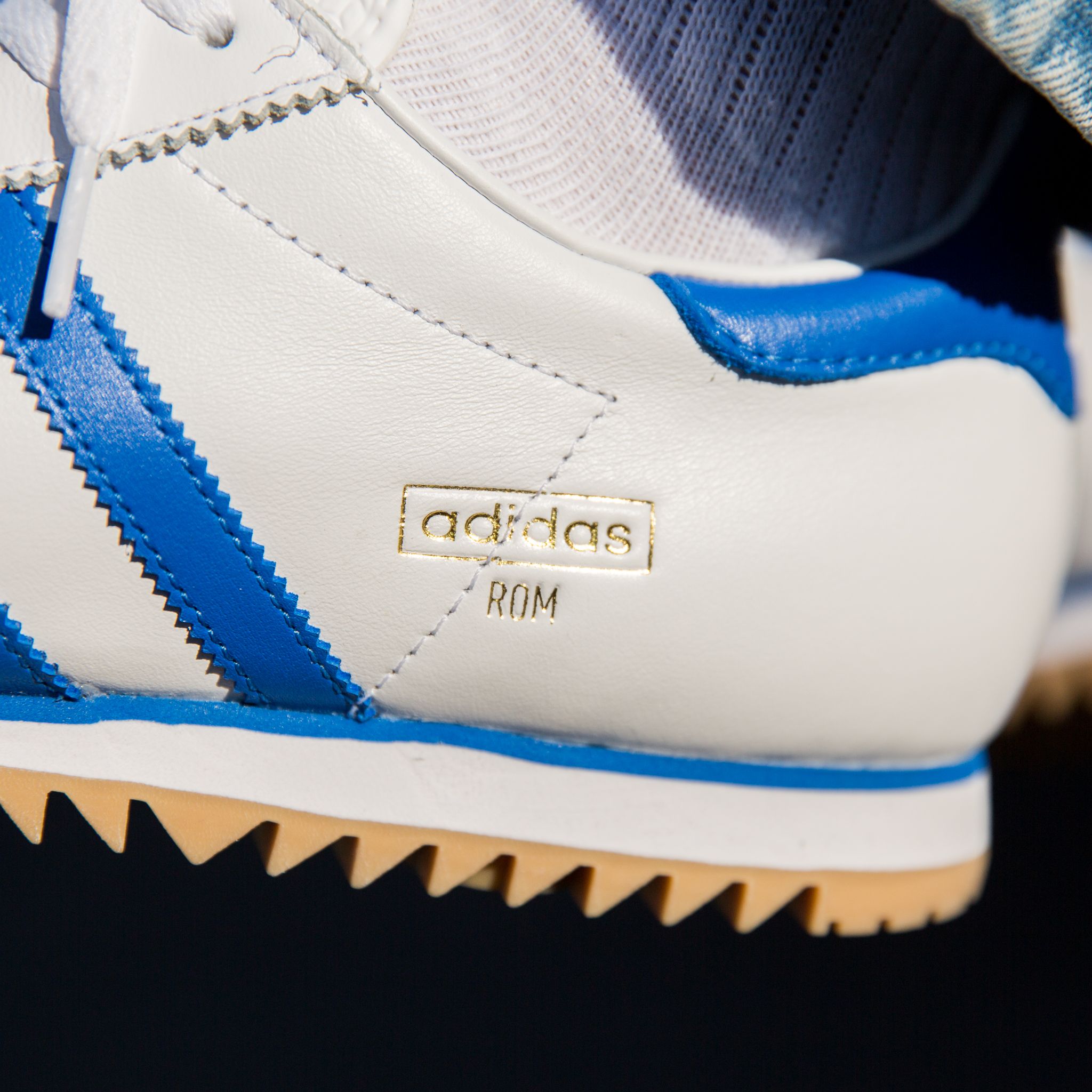 adidas rom ee4941