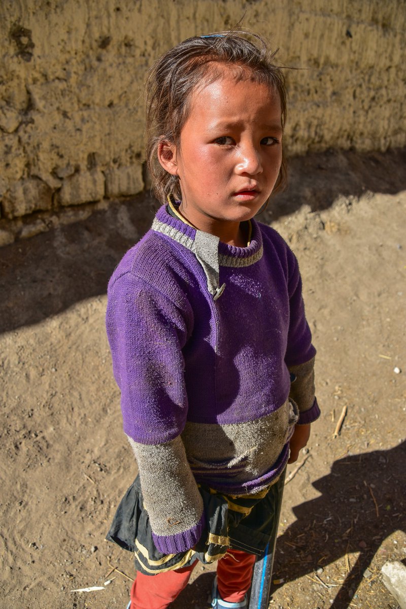 武藤弘司 Pa Twitter アジアの子供 ポートレートシリーズ インドのヒマラヤ山岳地帯 スピティ谷の女の子 標高約4000ｍの村に暮らしていた 直射日光が厳しいからか 登山家のような日焼けをしていた ２０１７年 インド アジア インド ポートレート