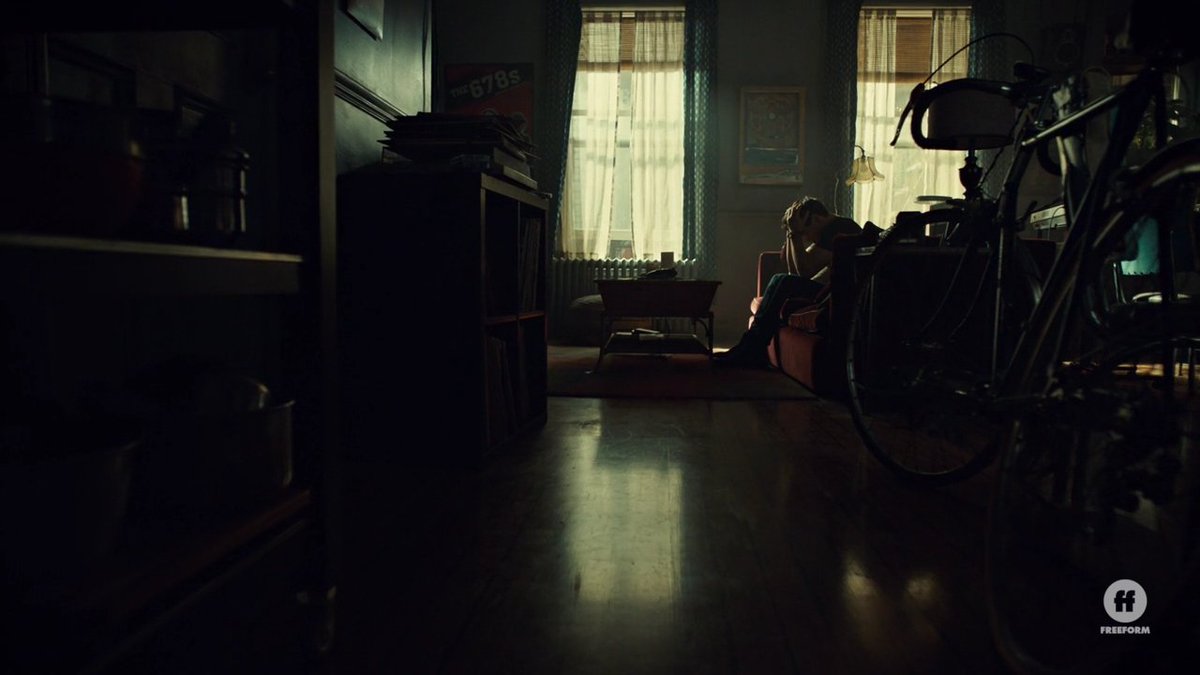 jassluvclace's tweet photo. Simon broke my heart!!💔💔😢😢 #Shadowhunters https://t.co/As3pUNE823