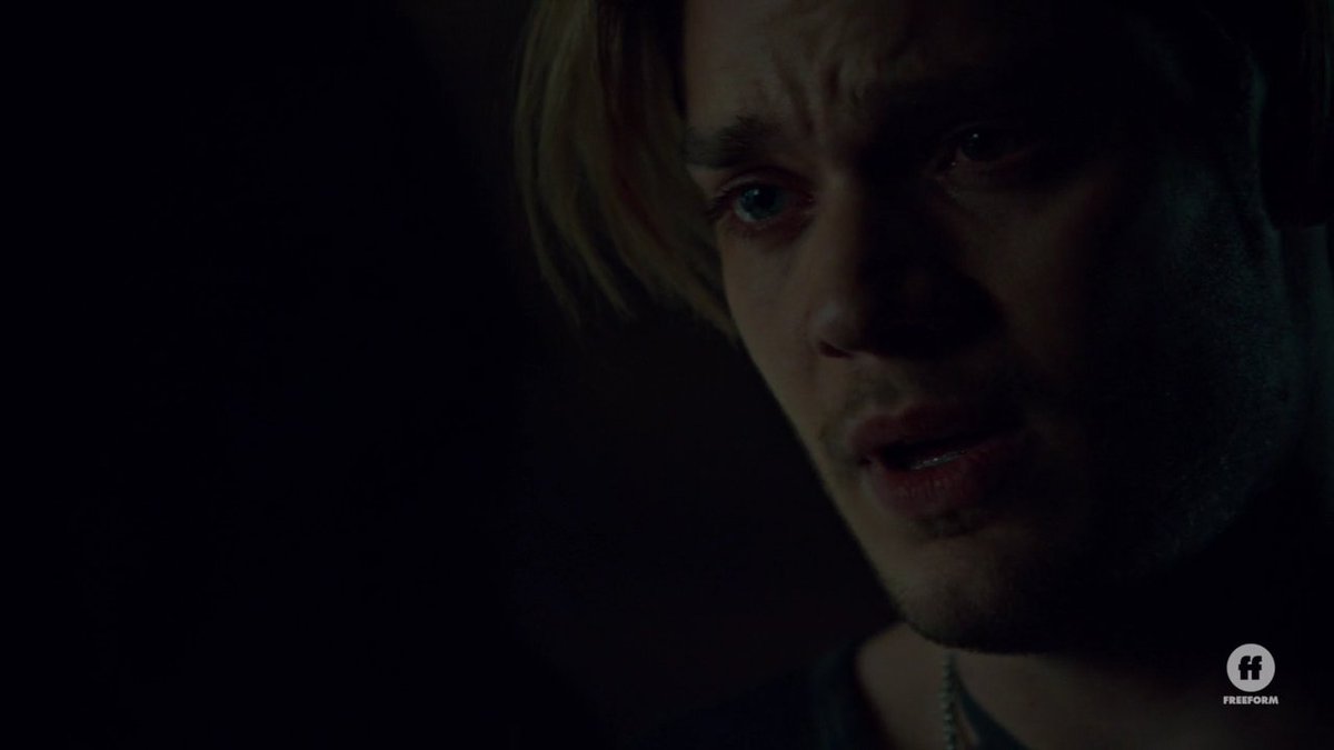 jassluvclace's tweet photo. Isabel and jace!!! 😢😢😢 #Shadowhunters https://t.co/sR8VtaGDU9