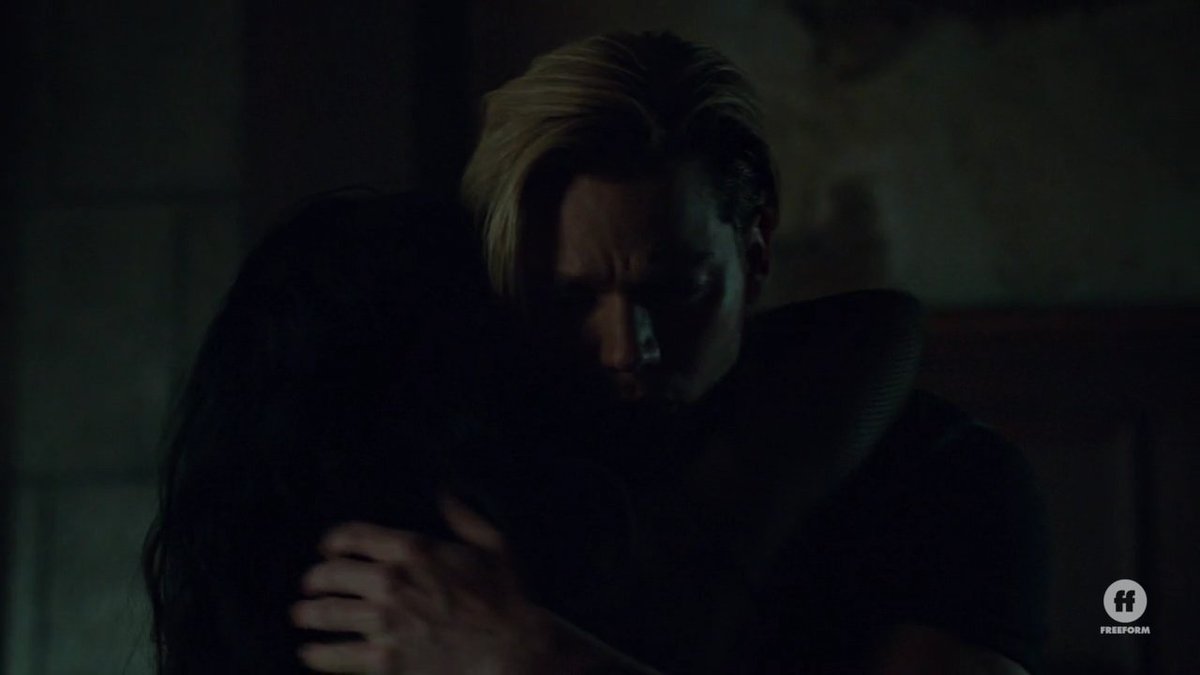 Isabel and jace!!! 😢😢😢 #Shadowhunters