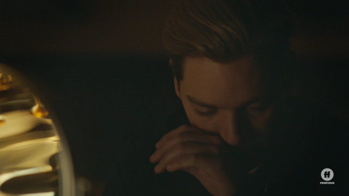 I hate to see my bae suffering!!😫😫😭😭 #Shadowhunters