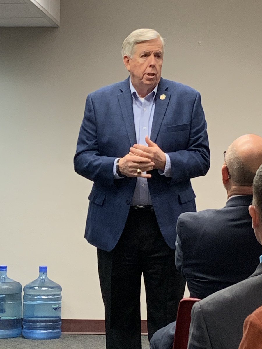 SouthKCChamber's tweet image. We were fortunate to have an opportunity to meet with @GovParsonMO today!  #TransportationInfrastructure #WorkforceDevelopment @raytownchamber @IndepChamber @gmochamber @BlueS_Chamber @lsummitchamber