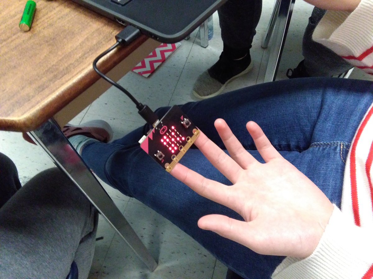 MissDahmer's tweet photo. Coding with Micro:bits! 
Rock paper scissors lizard Spock! https://t.co/eymDRJGsYe