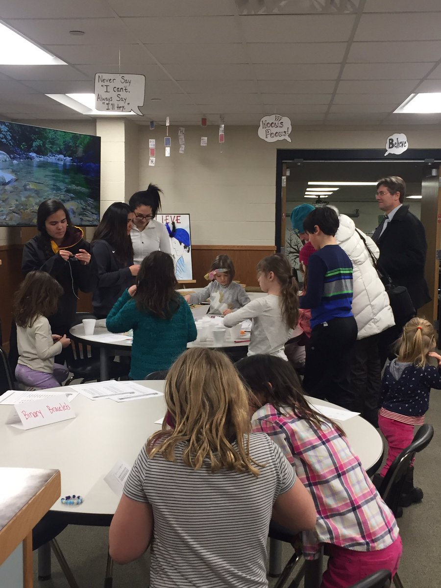 mrskalthoff's tweet image. Family night #unplugged activities include #binarybracelets and #myroboticfriend from @codeorg #csforall #mncodes #csk8 #SIGCSE2019