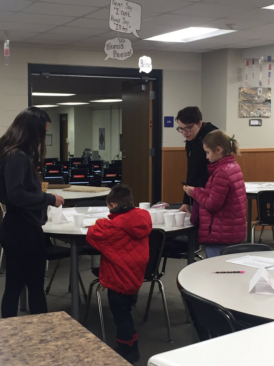 mrskalthoff's tweet image. Family night #unplugged activities include #binarybracelets and #myroboticfriend from @codeorg #csforall #mncodes #csk8 #SIGCSE2019