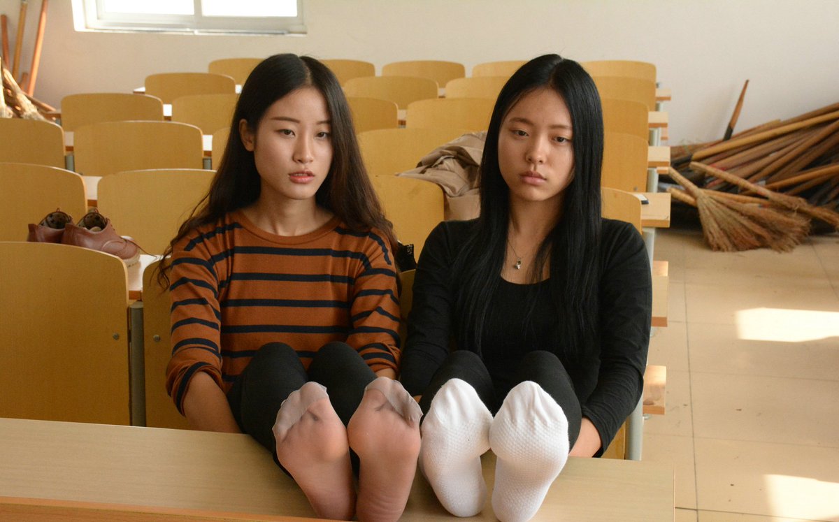 FeetCentral's tweet photo. #asian #feet #soles #toes #socks #barefoot #footfetish #足裏フェチ #足フェチ #足裏 #足指 https://t.co/1XQsWXFpDd