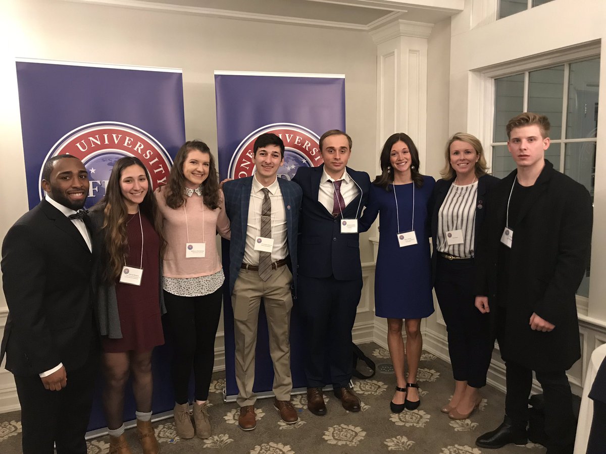 Jenn Noon tweet media