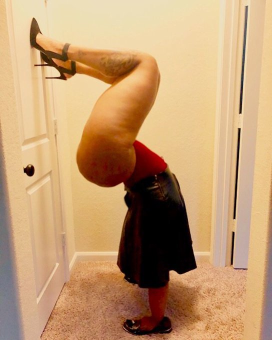 Top Featured Model - Ari Poch&egrave;'s pics and videos Update Private Access - Private Collection - D0YYrrwWsAA4GZz jpg:small visual 30