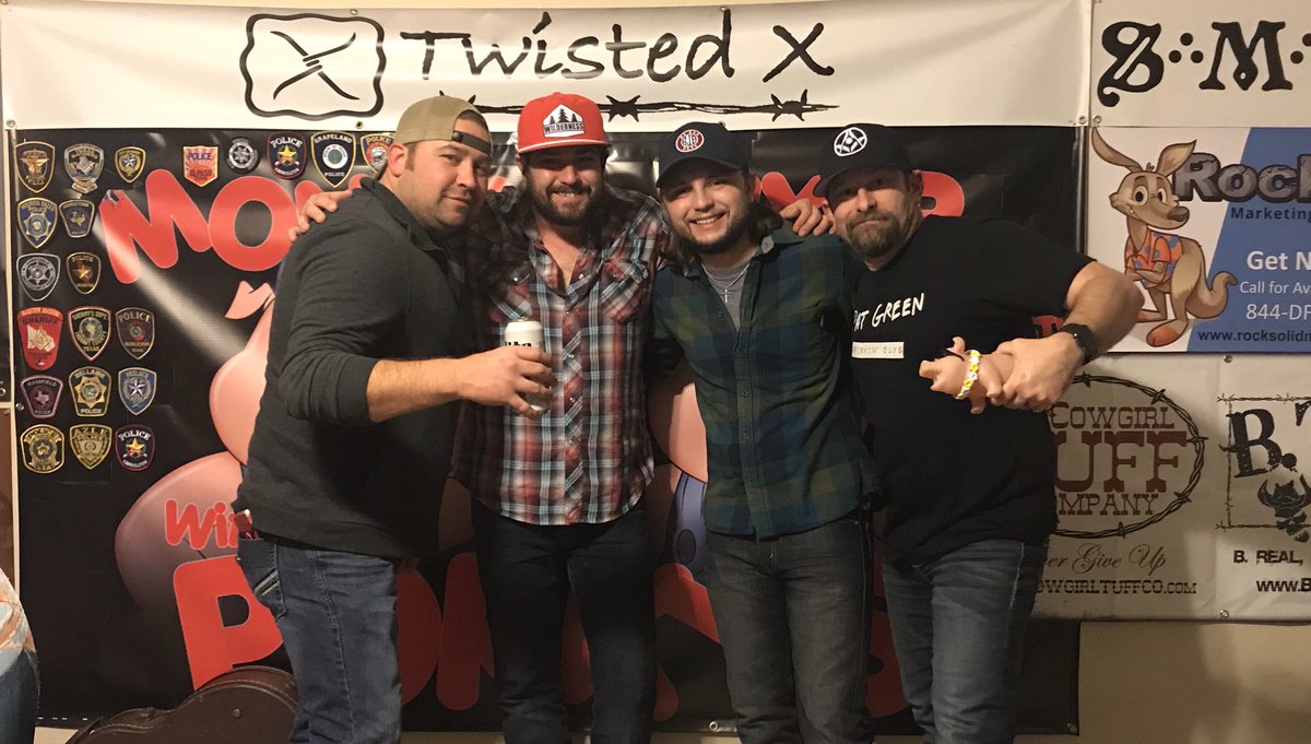 DJPhilipCorder's tweet photo. @Rockhound0 @AustinLayne90 live on the @mondaymixer https://t.co/86razBomzi