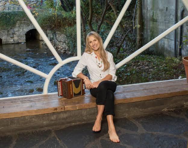 FestIrish's tweet photo. The Melbourne Irish Festival have 2 x DOUBLE PASSES to attend SHARON SHANNON’s Melbourne shows.
To go in the draw simply purchase a St Patrick’s Family Fun Day raffle tickets on line before 5pm tonight Wednesday 27th February 2019. https://t.co/VnLn9Uvro8 https://t.co/dW4um3vFPY