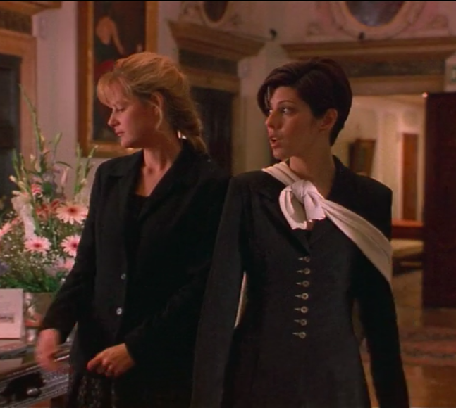 chantalbraganza's tweet photo. This is a mini-thread of appreciation for the costume design in ONLY YOU, a 1994 Marisa Tomei romcom that is very important to me. https://t.co/9WIR5l9IOg