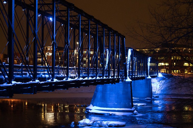 Husky_Hockey's tweet photo. Eau Claire showing its #HuskyPride    
(Credit Chris Bell) https://t.co/hjgJg4iKfS
