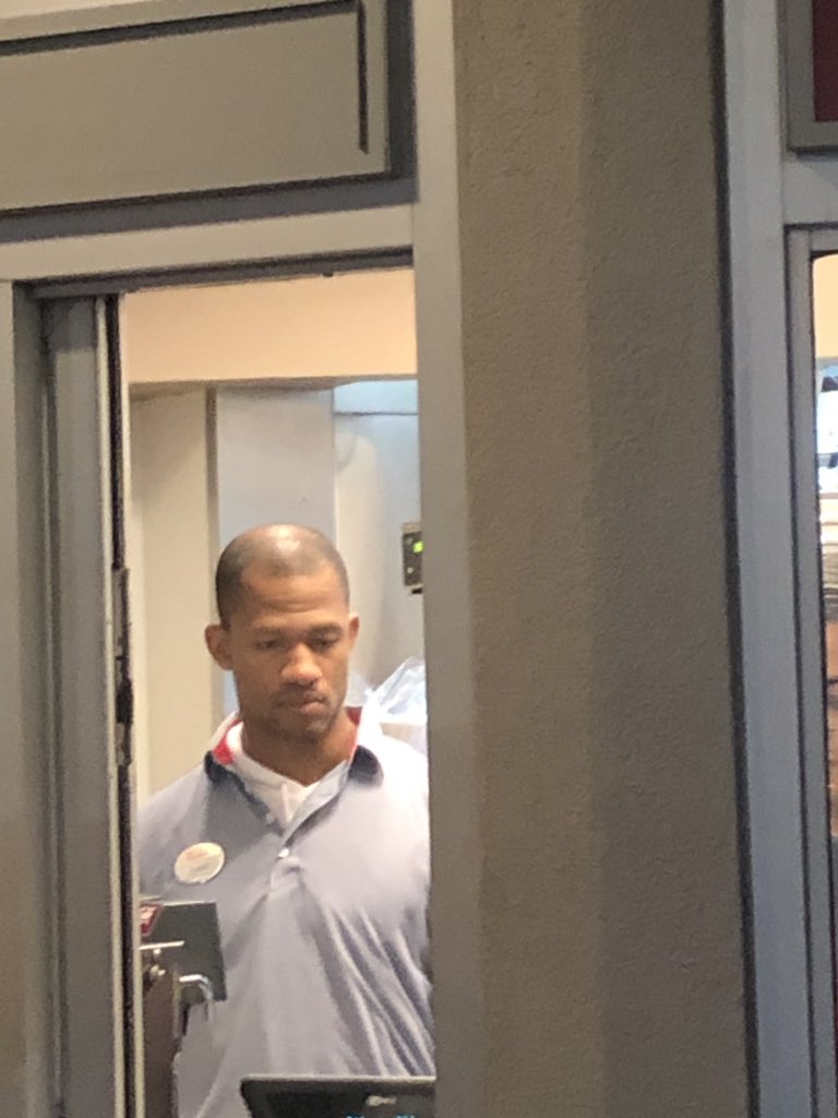 DemetriusHarmon's tweet photo. am i tripping https://t.co/kuOxFcr7aV