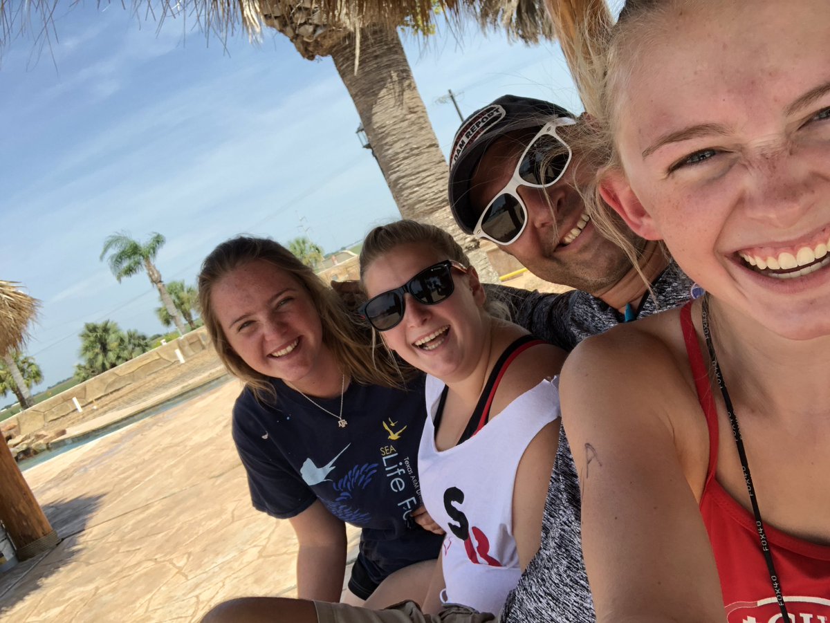TXAQUATICS's tweet photo. Is it summer yet #Summertimevibes #summerIsNear #TAPS #teamSharkBait https://t.co/YD1tNSlJcI