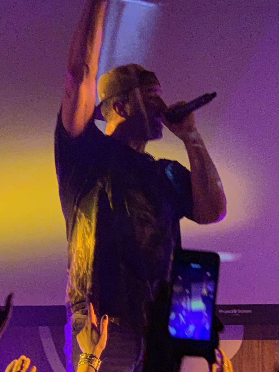 cstuart525's tweet photo. @Mike_Stud Awesome show!!! You rocked Orlando!!!!! https://t.co/WR8hwcMpfO