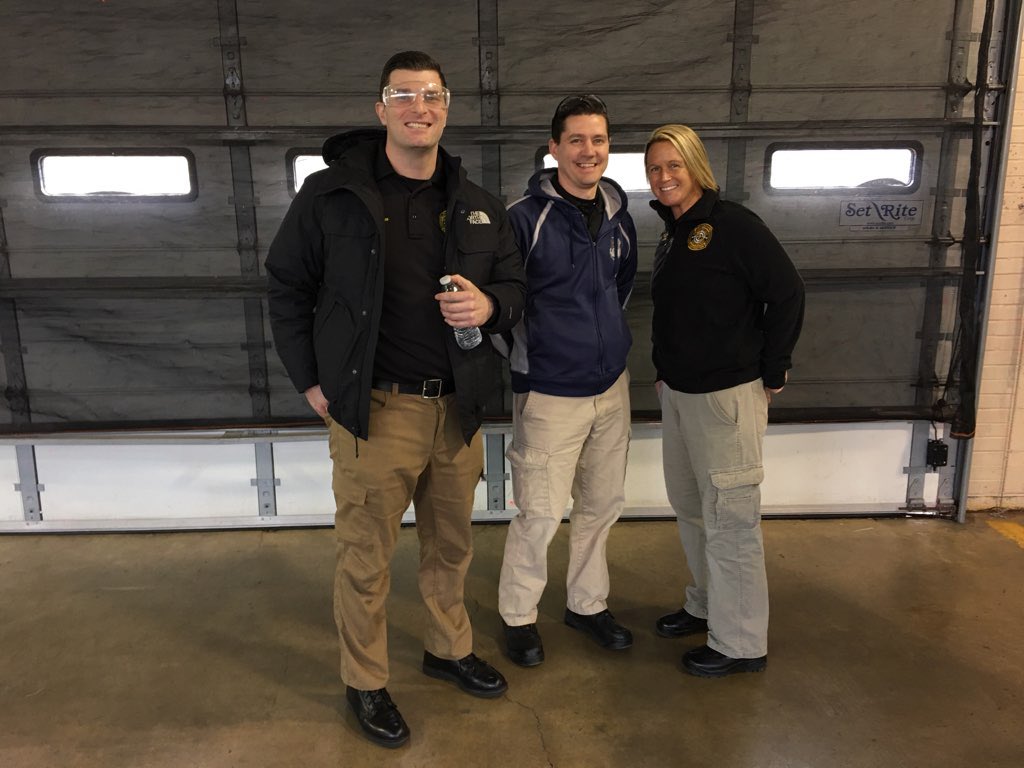 SacPolice's tweet image. Sgt Gigante in the SPD Training, Research &amp;amp; Dev  Division spent the day w/@PhillyPolice ‘s  Lt. Green &amp;amp; his #RealityBasedTraining, thank you @PhillyPolice for opening your doors to us &amp;amp; giving us a behind the scenes look at your program ! #sacpd