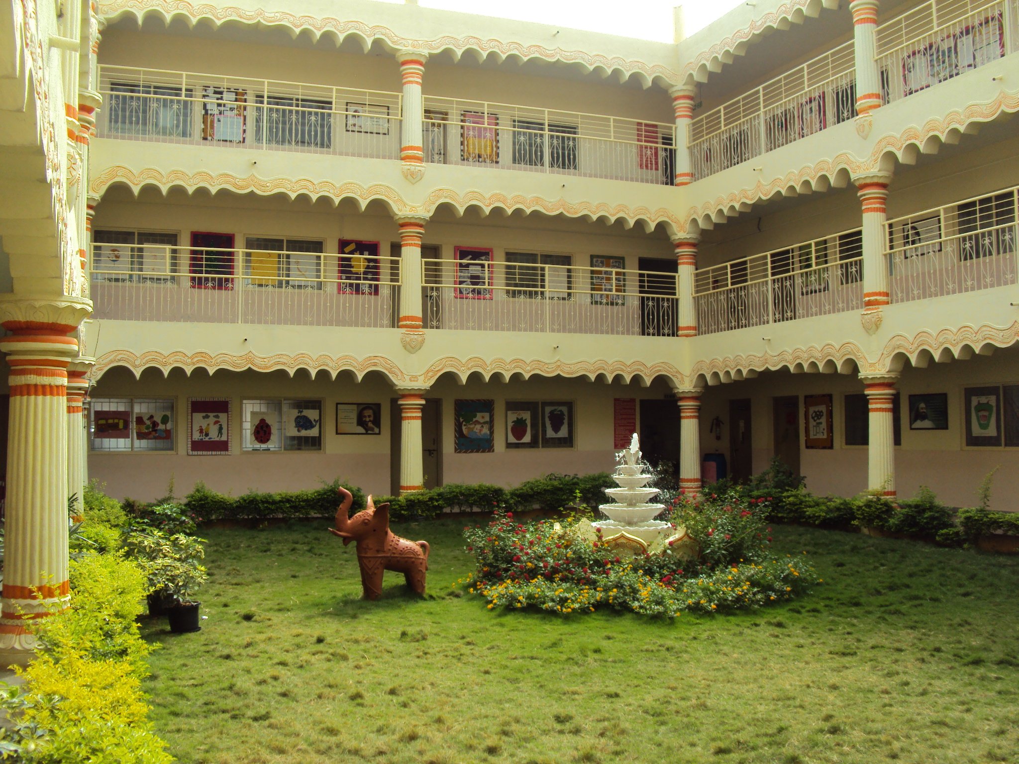 Sri Sri Educational Institutions Ssrvm We Re Proud To Announce That Ssrvm Bangalore East Has Been Recognized Among The 100 Top Performing Schools By Aks Education Awards At The India Education