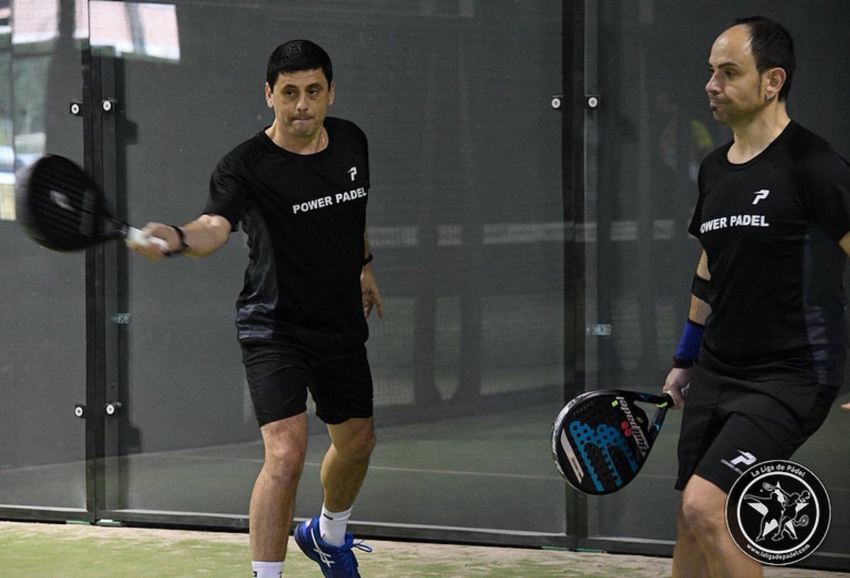 Equipo <a href="/powerpadelPWP/">Power Padel Oficial</a> Oversize en <a href="/LaLigaDPadel/">La Liga de Pádel</a>  #padel #powerpadel