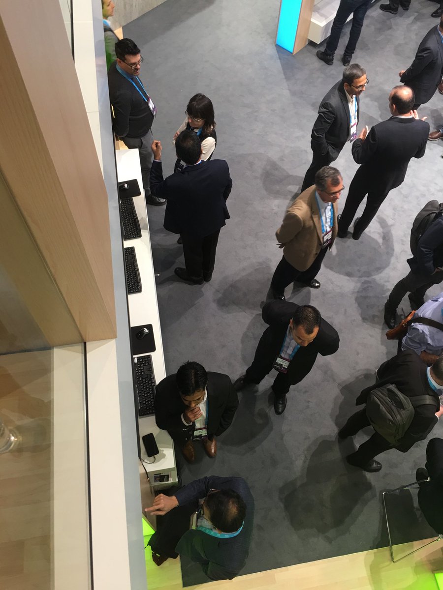 ciscojim's tweet image. Customers seeing the 5G Architecture #ciscomwc #CiscoSP360 #MWC2019
