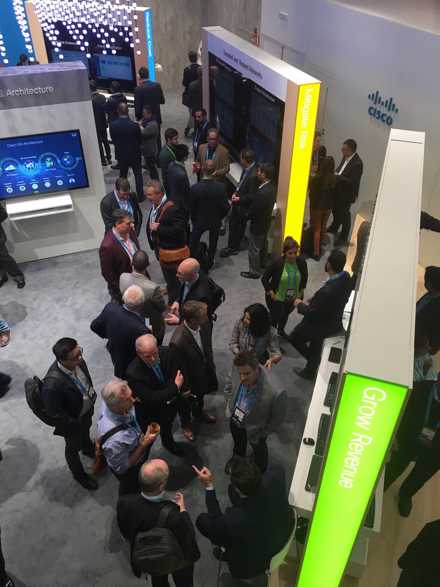 ciscojim's tweet image. Customers seeing the 5G Architecture #ciscomwc #CiscoSP360 #MWC2019