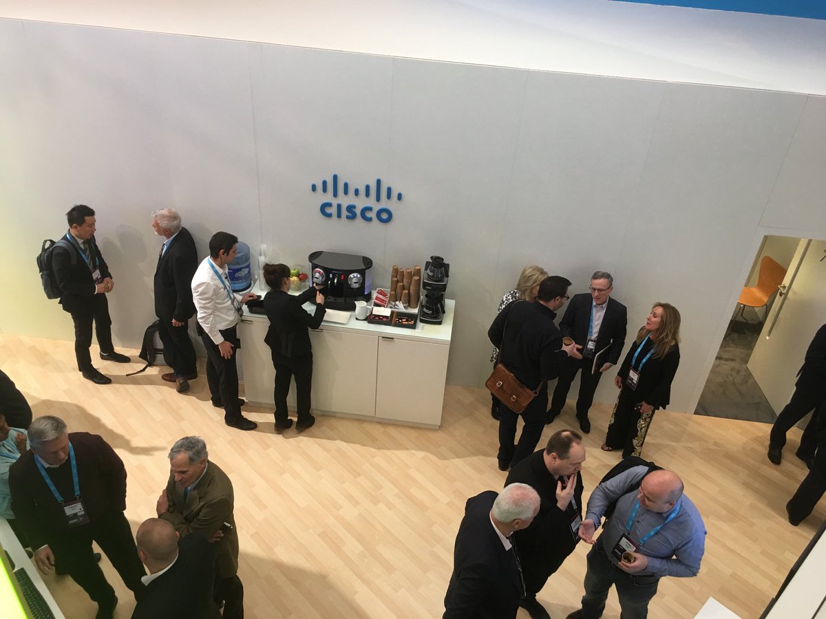 ciscojim's tweet image. Customers seeing the 5G Architecture #ciscomwc #CiscoSP360 #MWC2019