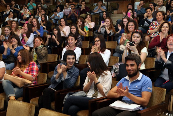 Üniversite öğreniminin yarıda bırakılması yaygınlaşıyor

Haberin devamı için tıklayınız>>> bit.ly/2SvDyxU