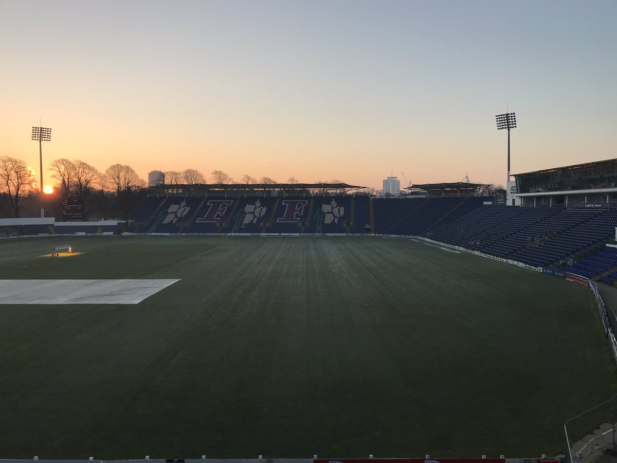 Who fancies working from here with this view? Please send me an email at alixpopham@hubxv.com to arrange a viewing #doyourbest #hubxv
#beinspired #coworking #inspirationalquotes #deskwithaview #officegoals #inspiringworkspaces #sportingfamily #businesscommunity